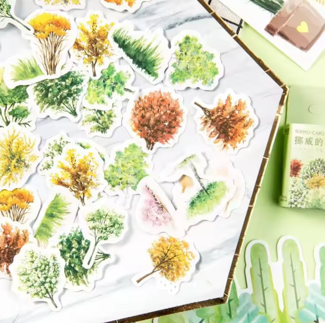 Cajita de Stickers Arboles de otoño