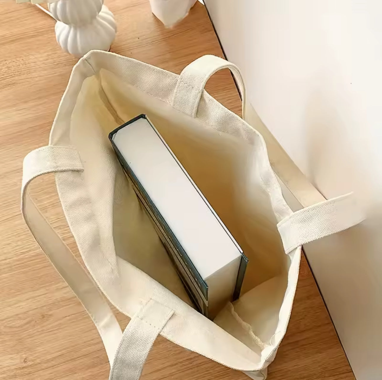 Tote Bag Reader
