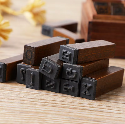 Caja de Sellos de madera Alfabeto